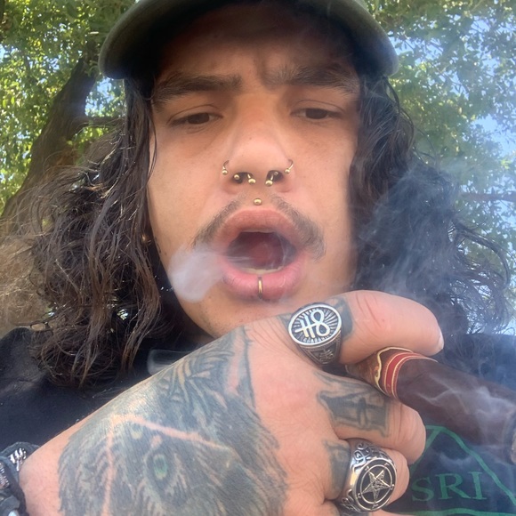 Meet your Posher, Bryce - Picture 2 of 3